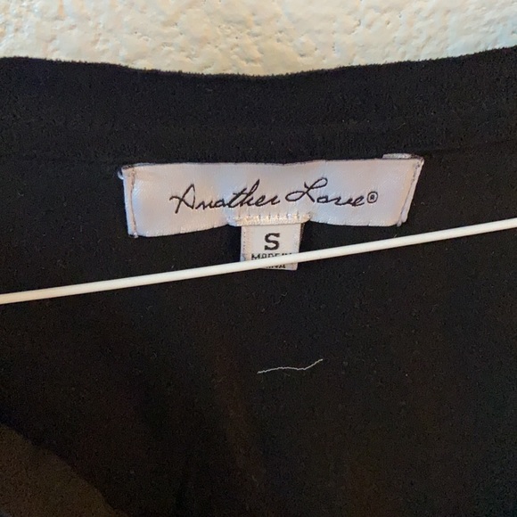 All black tank top - Picture 5 of 5